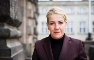 En opfordring til at skrue op for basismidlerne til forskning i Danmark.